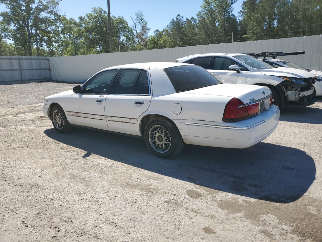 2MEFM74W9YX694673 2000 Mercury Grand Marquis Gs