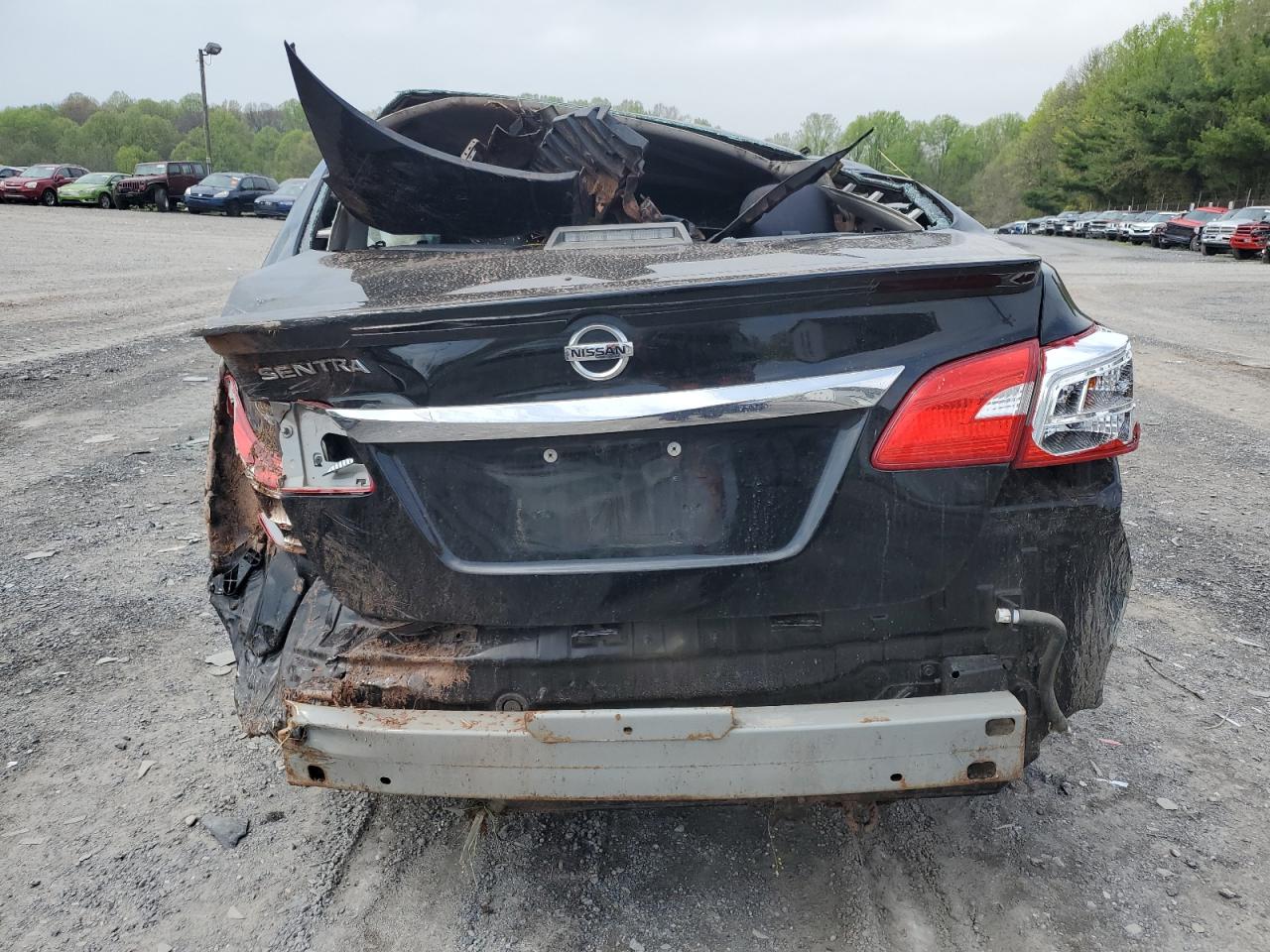 2018 Nissan Sentra S vin: 3N1AB7AP9JY230990