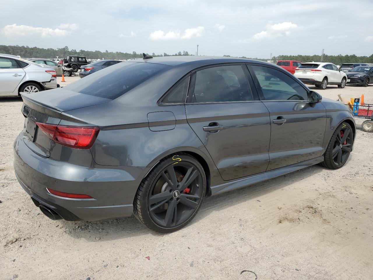 WUABWGFF2KA907375 2019 Audi Rs3