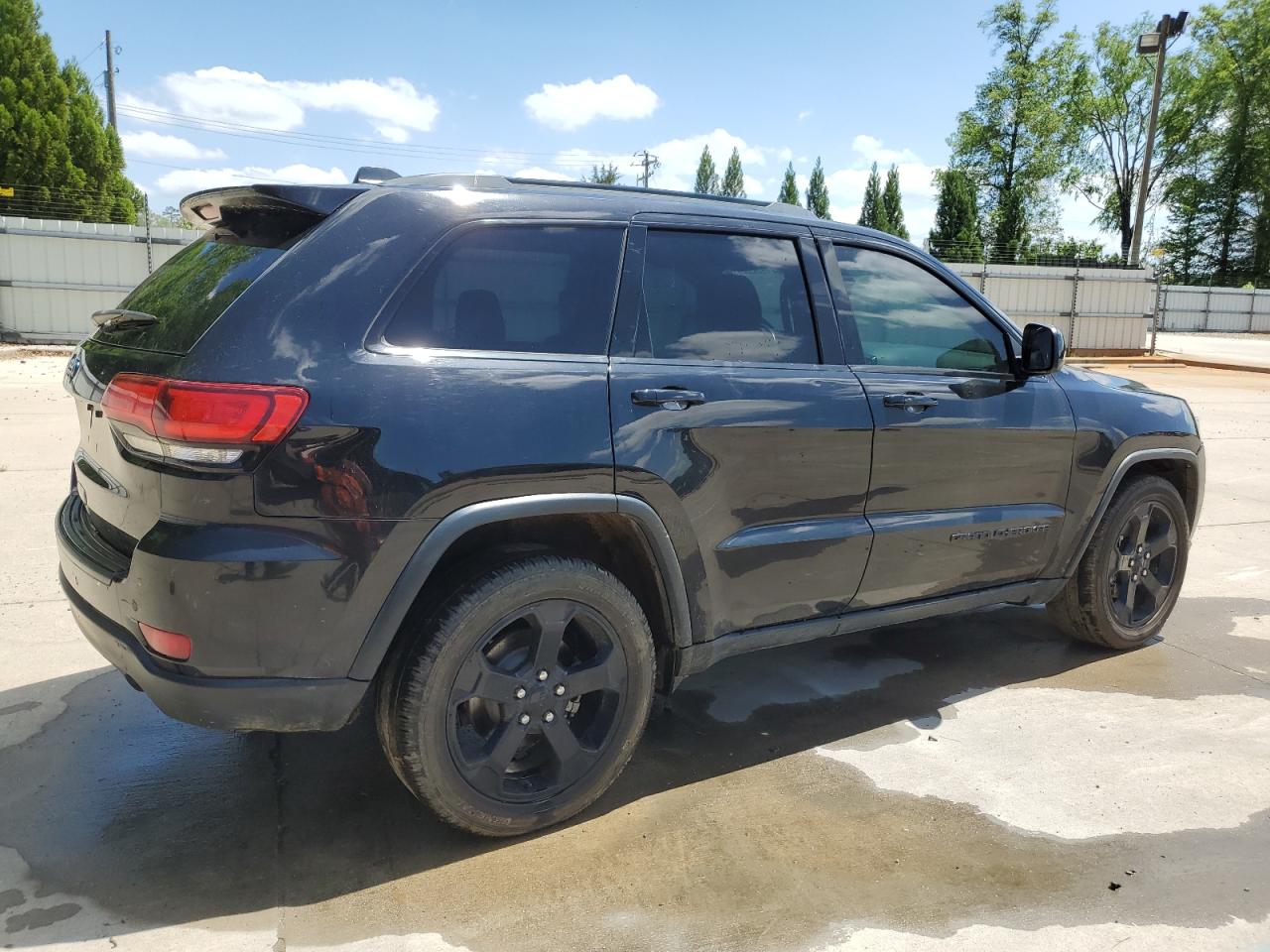 1C4RJEAG8KC597476 2019 Jeep Grand Cherokee Laredo