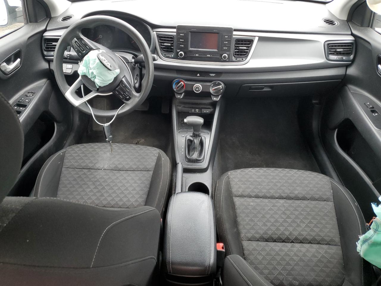 3KPA24AB4JE071670 2018 Kia Rio Lx