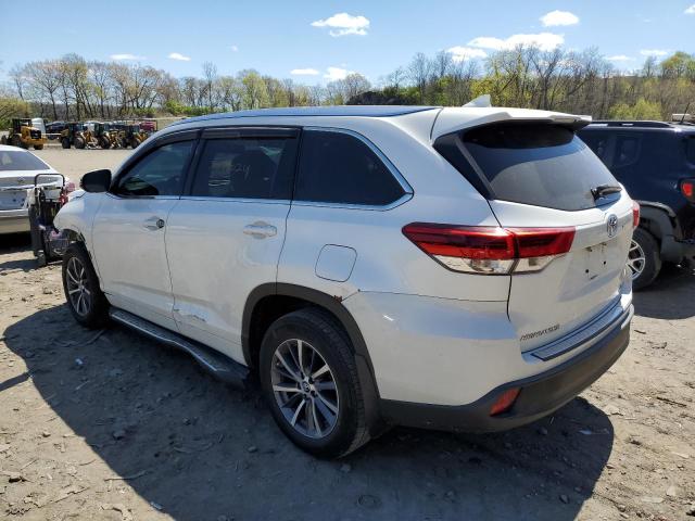 5TDJZRFH5JS858767 2018 Toyota Highlander Se