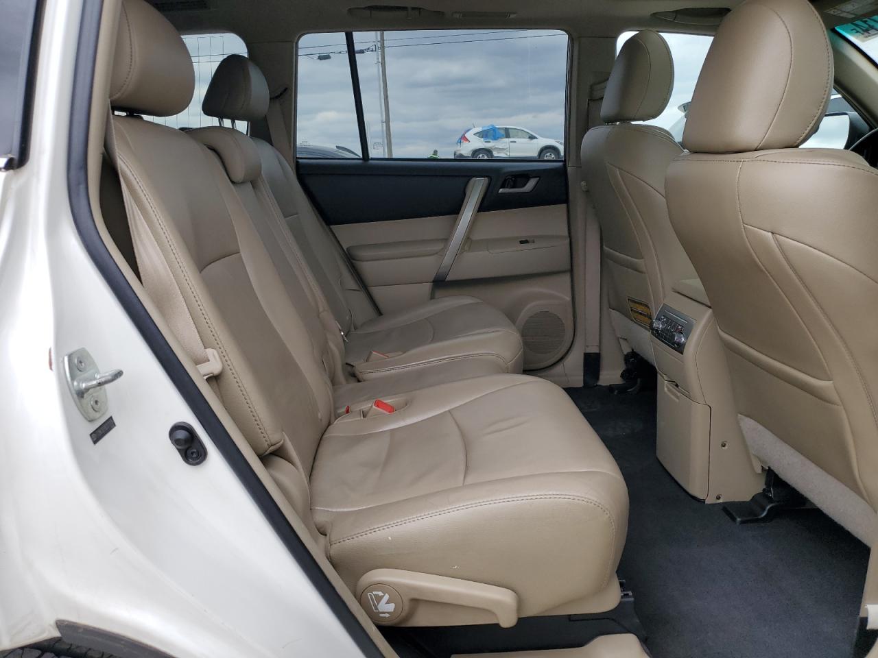 5TDBK3EH9CS111764 2012 Toyota Highlander Base