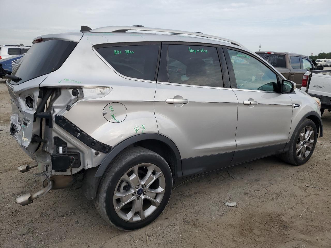 1FMCU0J92EUB76588 2014 Ford Escape Titanium