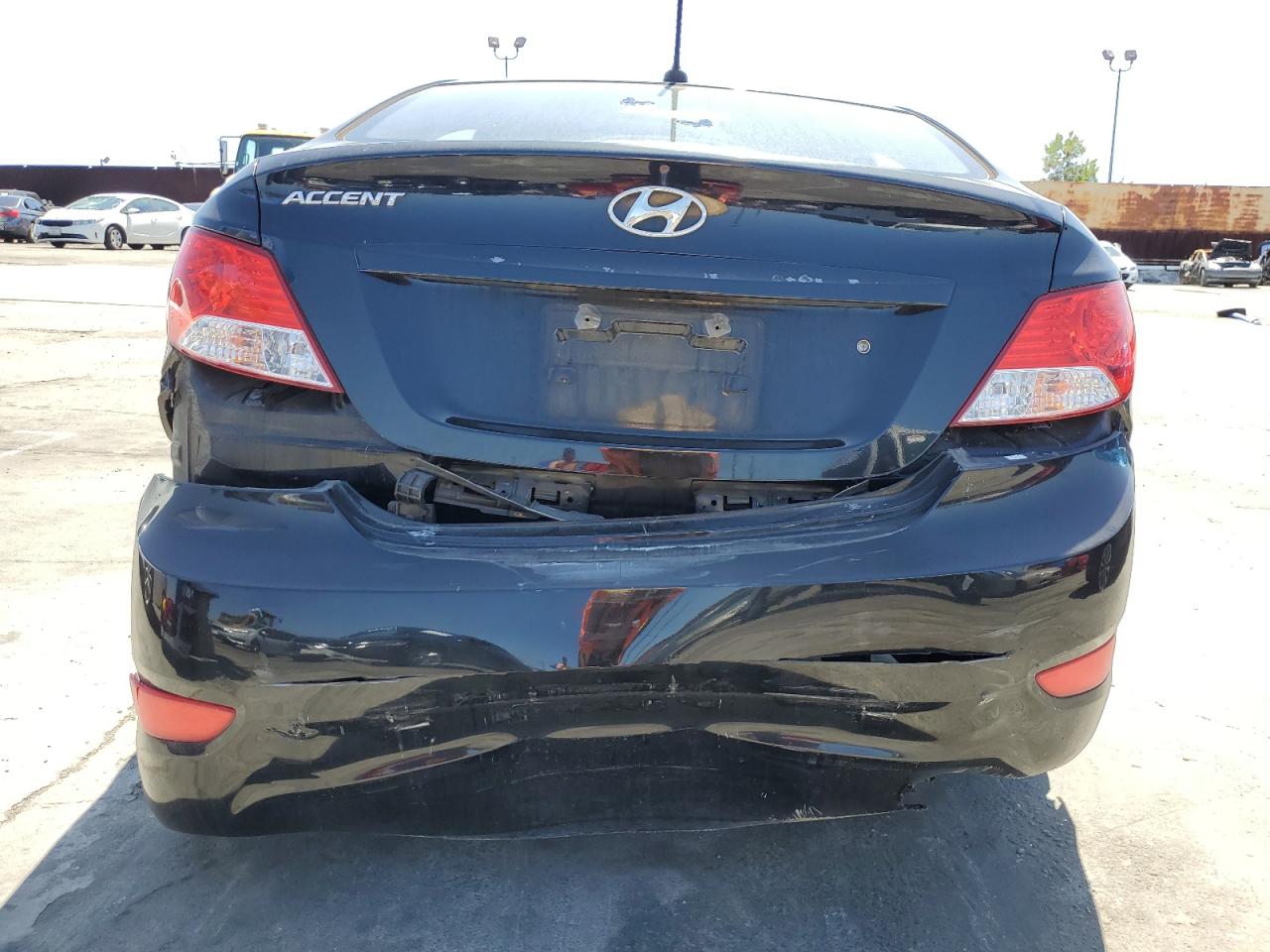KMHCU4AE2CU105232 2012 Hyundai Accent Gls