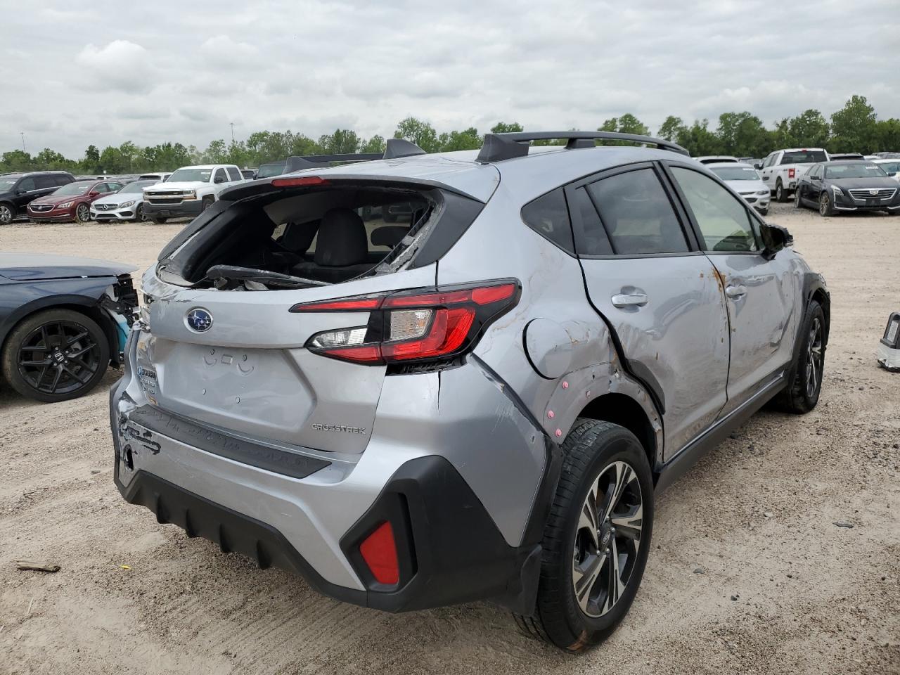 2024 Subaru Crosstrek Premium vin: JF2GUADC9R8253427