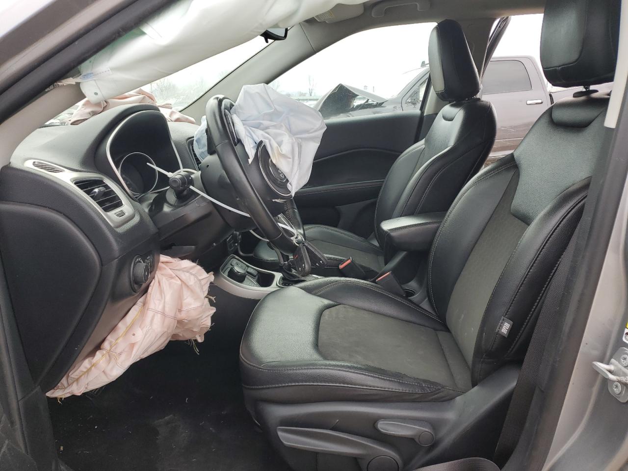 3C4NJDBB1KT786521 2019 Jeep Compass Latitude