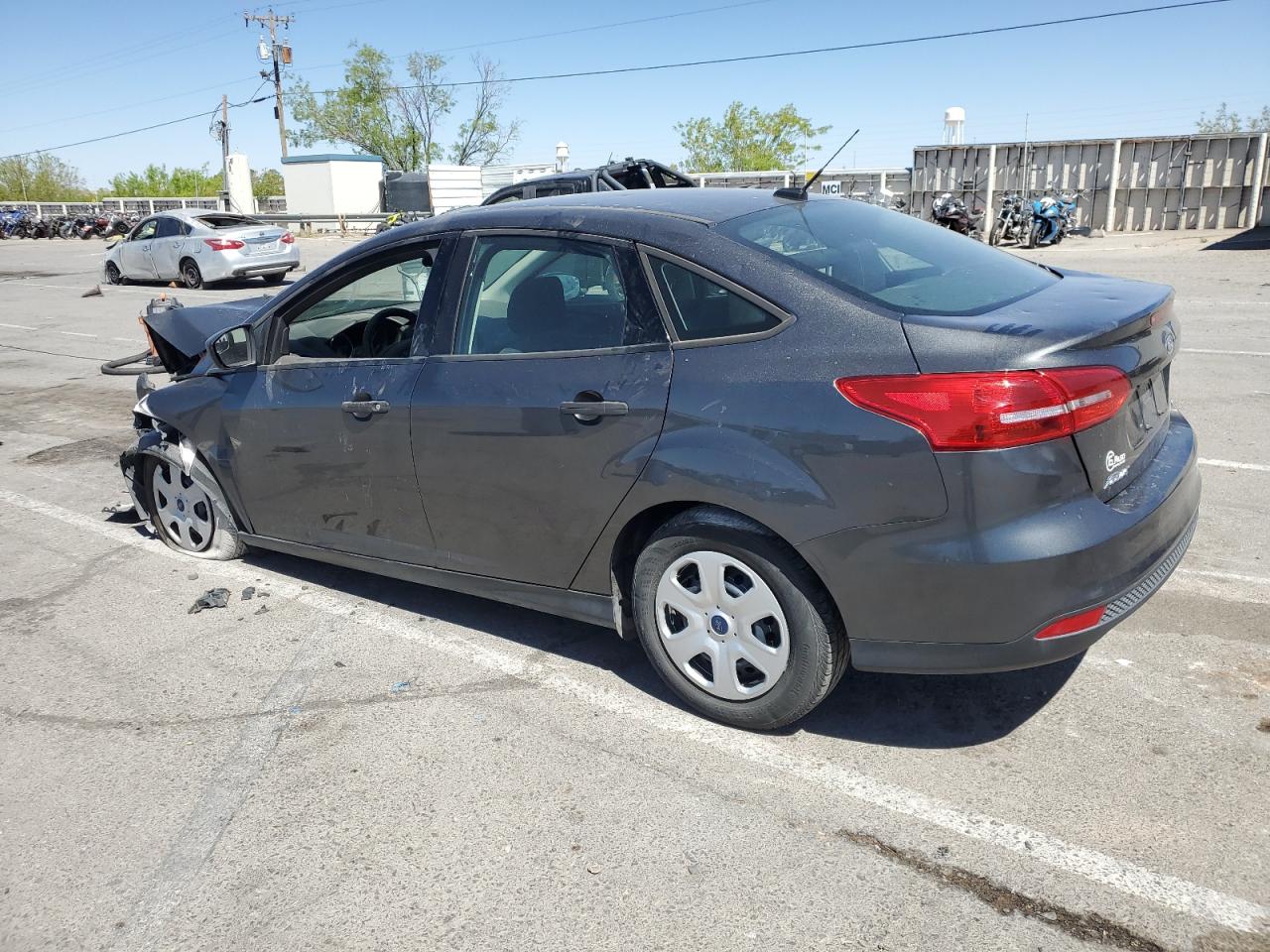 2018 Ford Focus S vin: 1FADP3E27JL269420