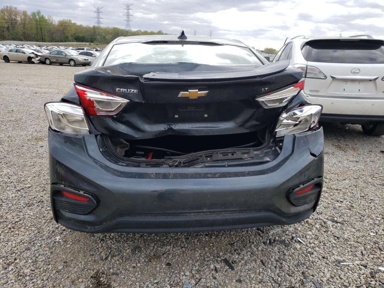 2018 Chevrolet Cruze Lt vin: 1G1BE5SM2J7174502