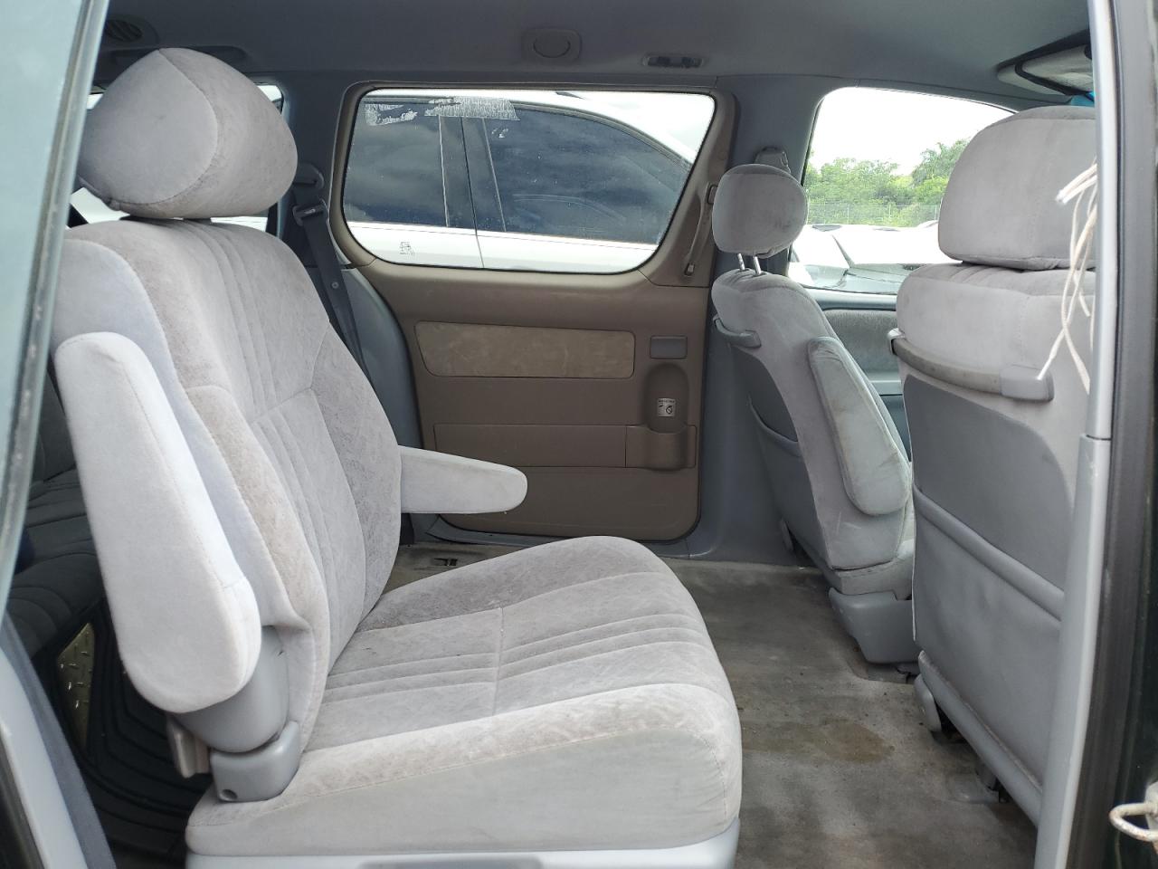 4T3ZF13C5YU189415 2000 Toyota Sienna Le