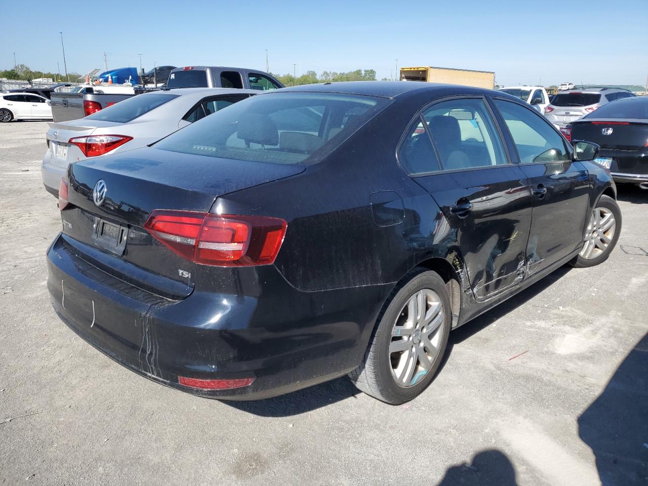 3VW2B7AJ3JM217931 2018 Volkswagen Jetta S