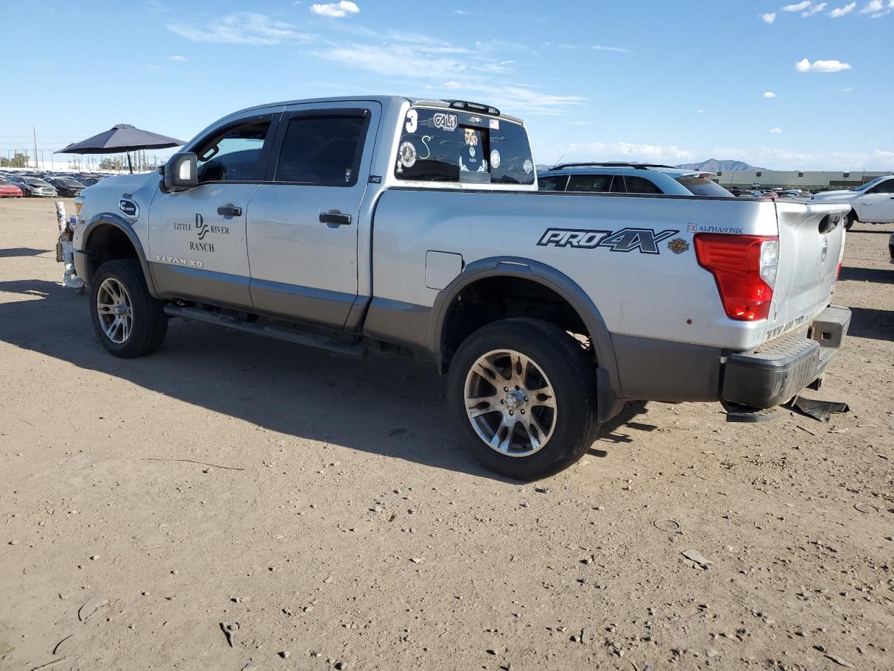 2017 Nissan Titan Xd Sl vin: 1N6BA1F48HN511294