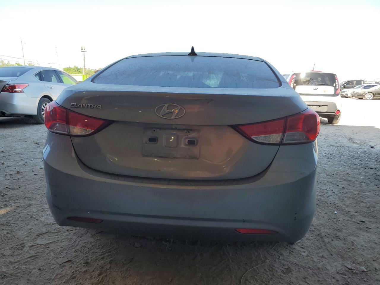 KMHDH4AE8DU015609 2013 Hyundai Elantra Gls