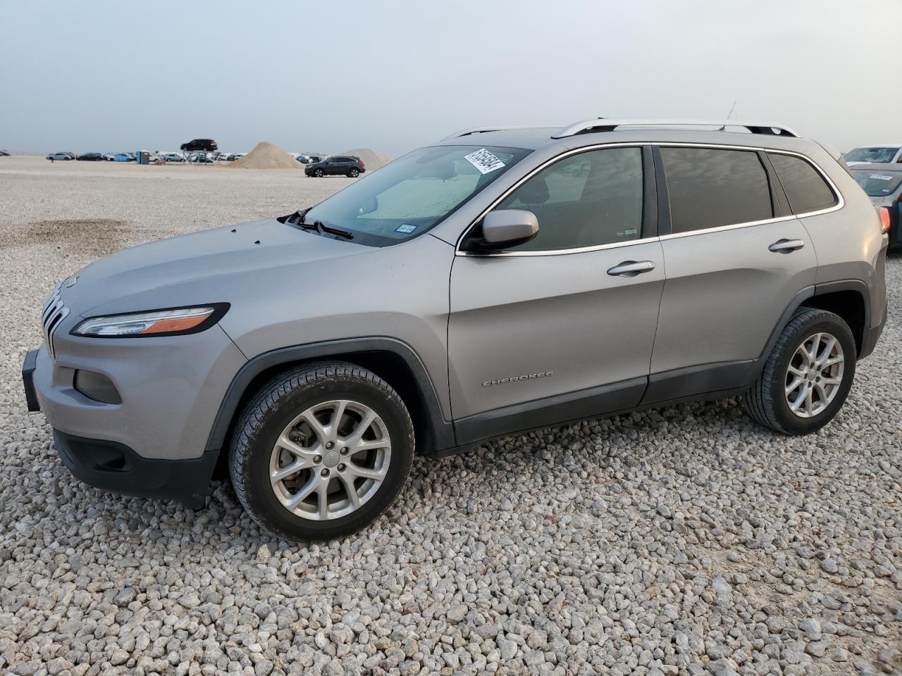 2015 Jeep Cherokee Latitude vin: 1C4PJLCS9FW560924