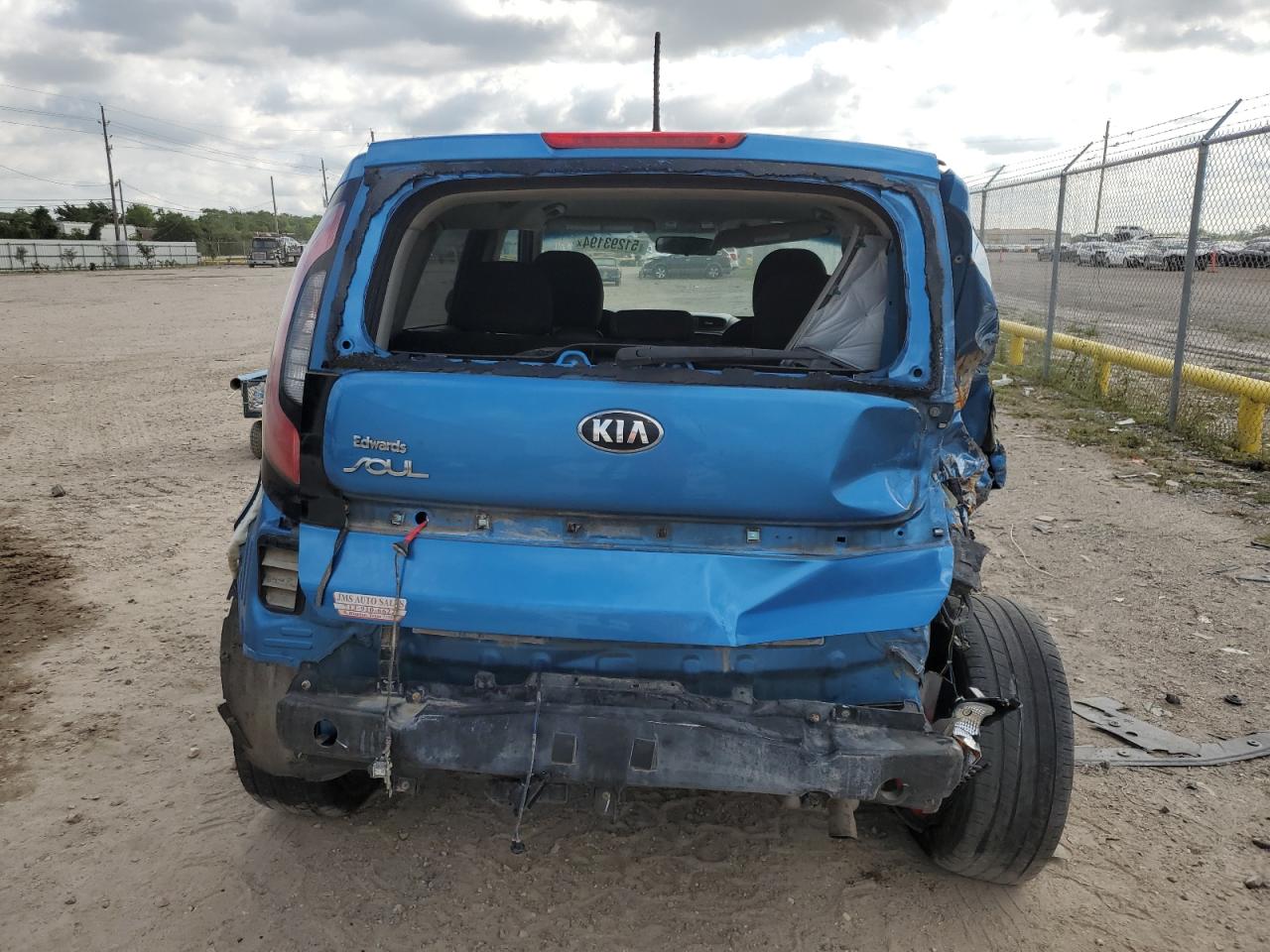 2016 Kia Soul + vin: KNDJP3A56G7375839