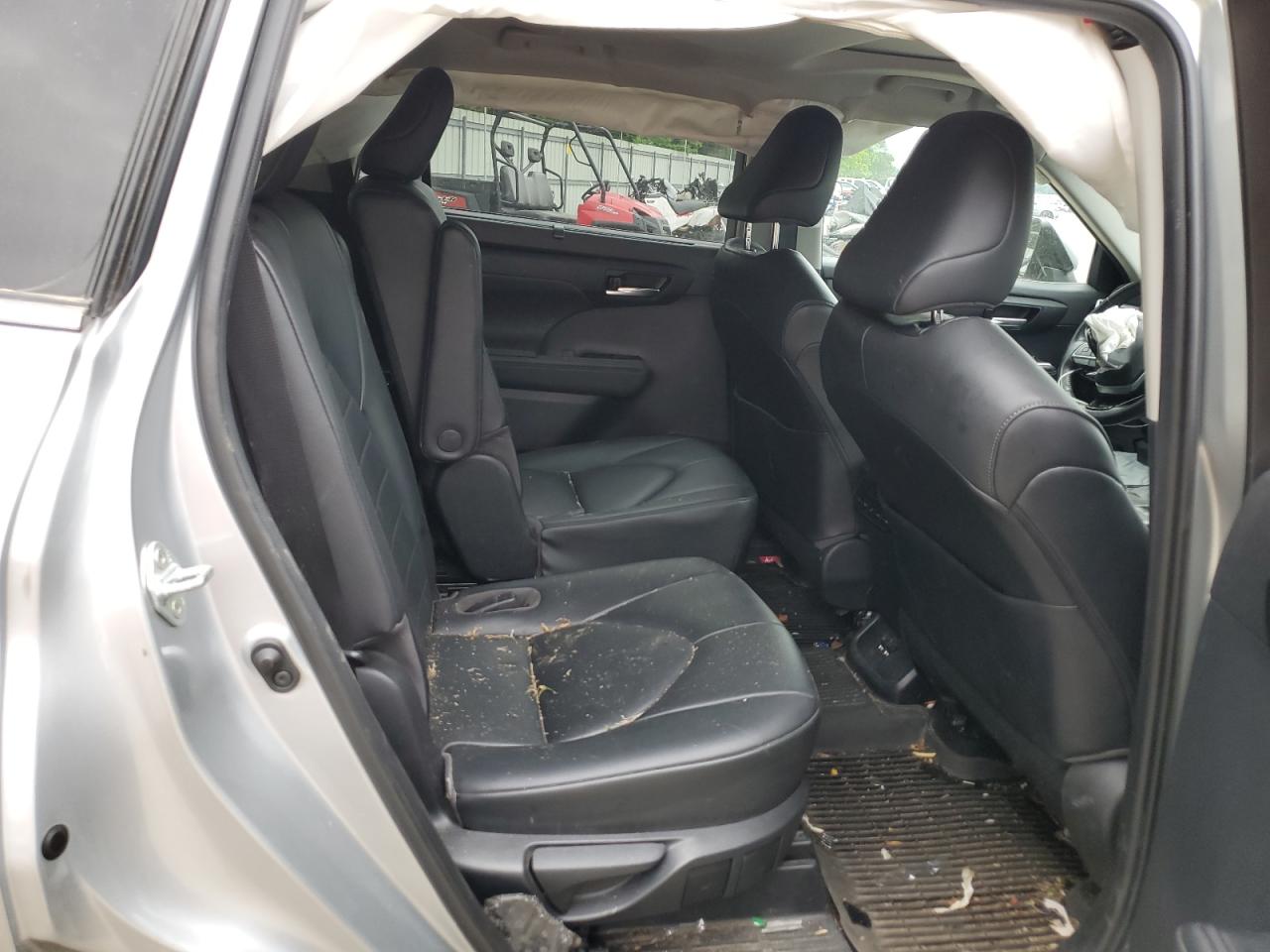 5TDGZRAH1LS502210 2020 Toyota Highlander Xle