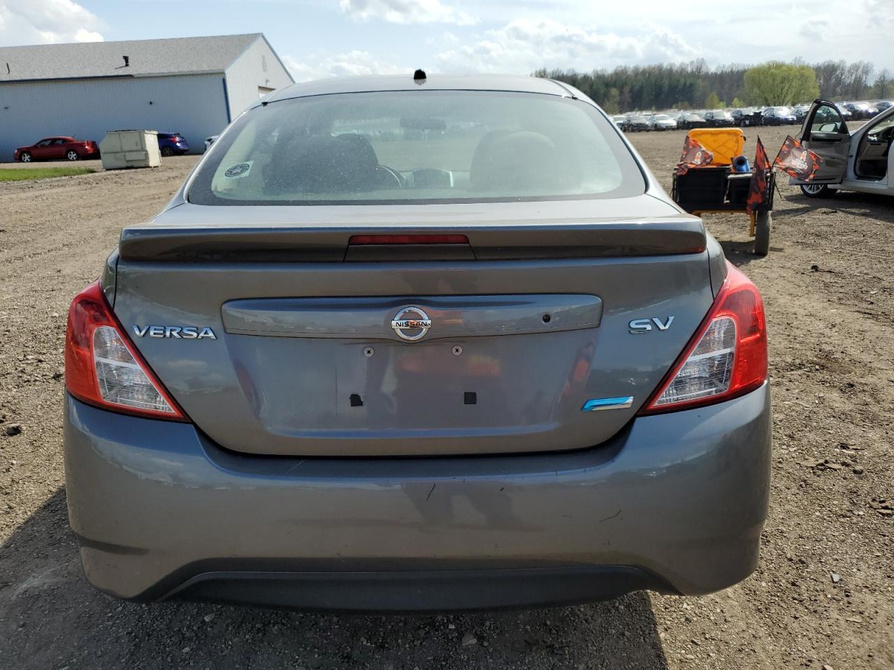 2016 Nissan Versa S vin: 3N1CN7AP5GL869583