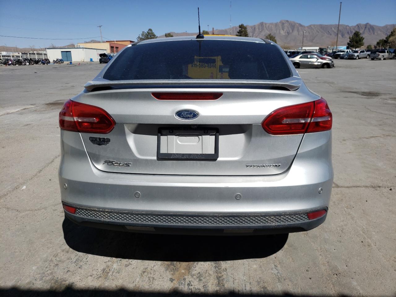 1FADP3J26JL210784 2018 Ford Focus Titanium