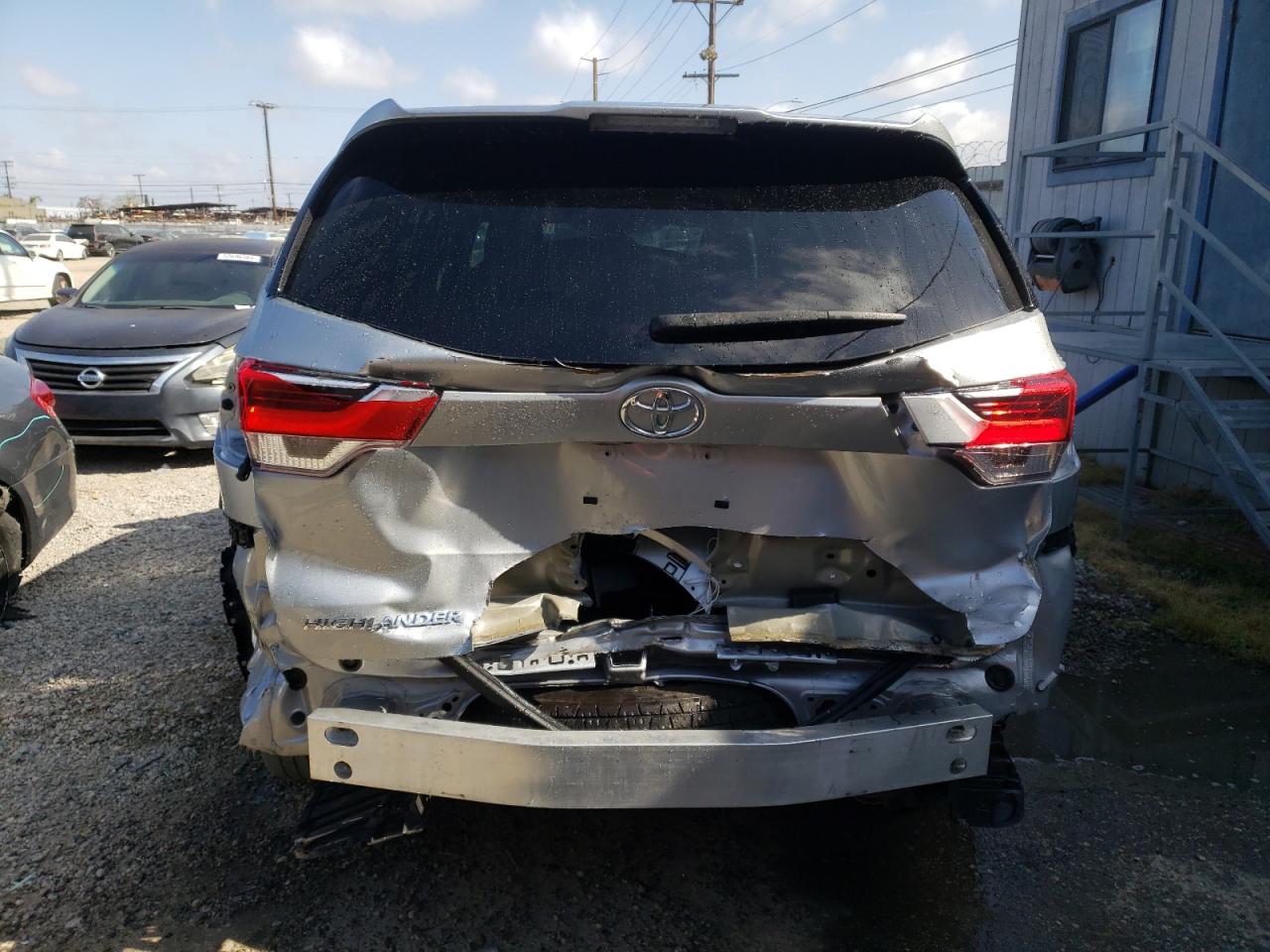 2019 Toyota Highlander Le vin: 5TDZZRFH0KS363705