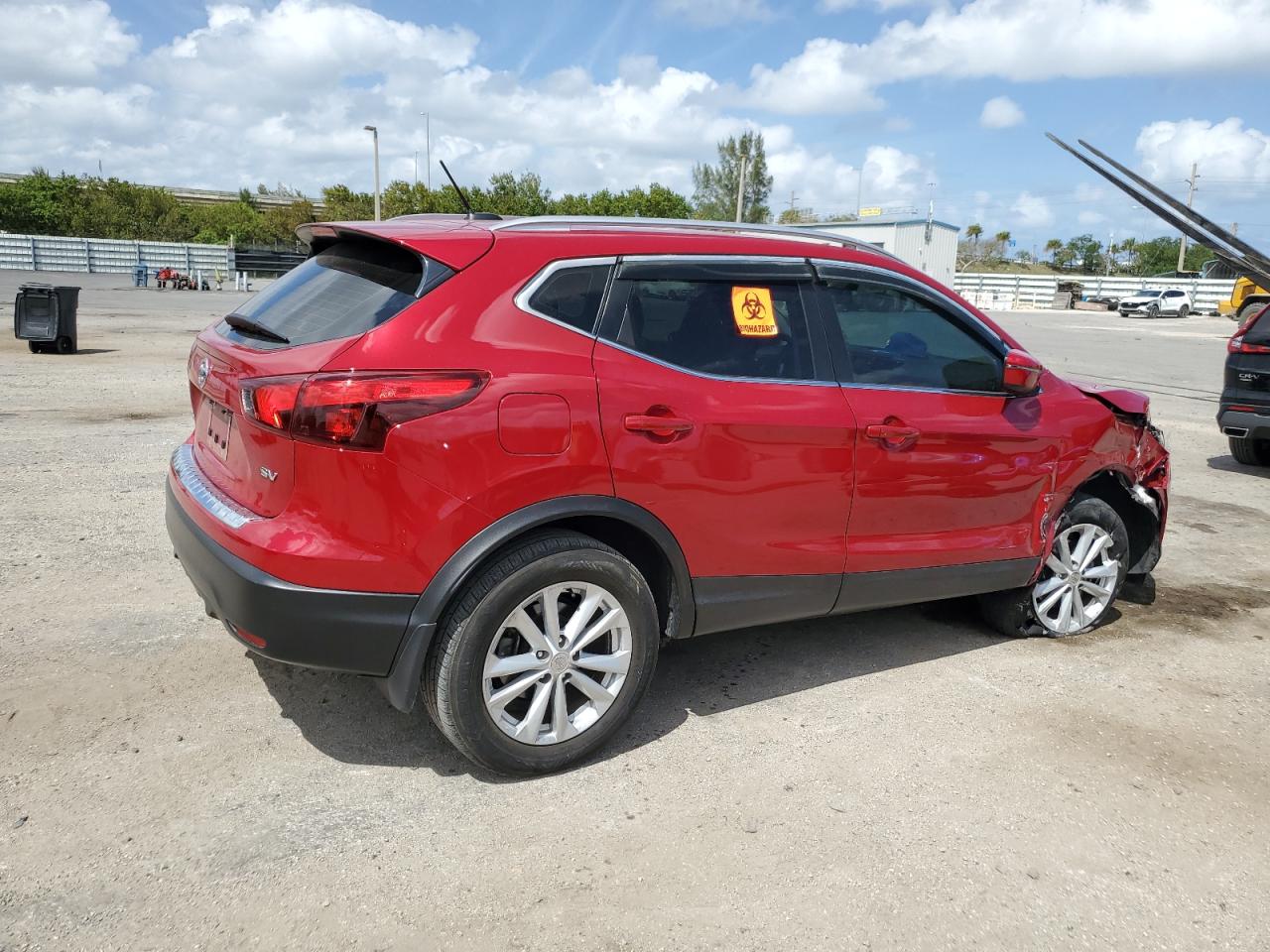 JN1BJ1CP0JW163723 2018 Nissan Rogue Sport S