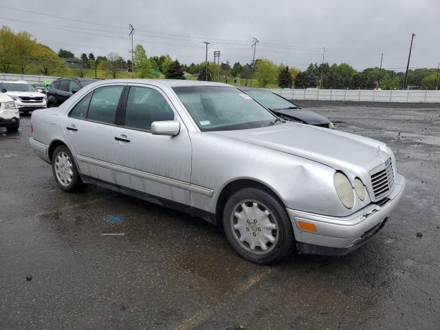 1999 Mercedes-Benz E 320 4Matic VIN: WDBJF82H7XX021464 Lot: 52890194