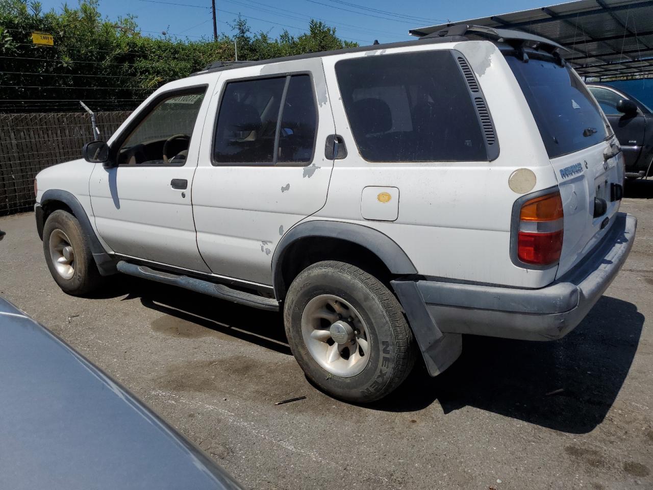 JN8AR05Y5TW038127 1996 Nissan Pathfinder Le