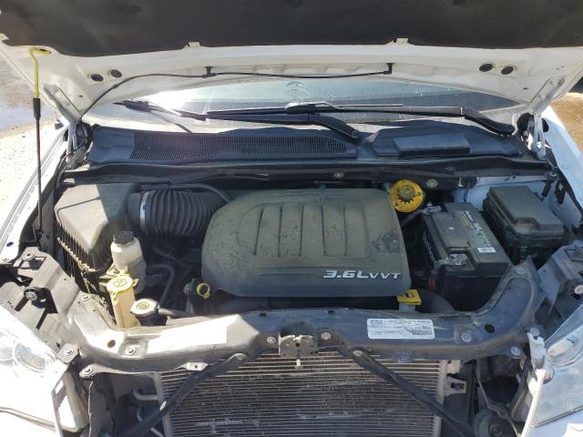 2017 Dodge Caravan - Image 12