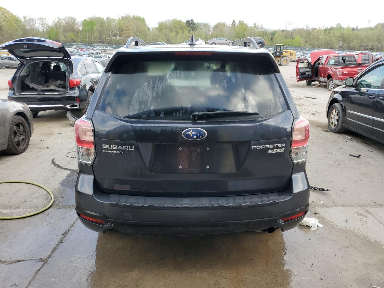 Lot #2522083911 2017 SUBARU FORESTER 2