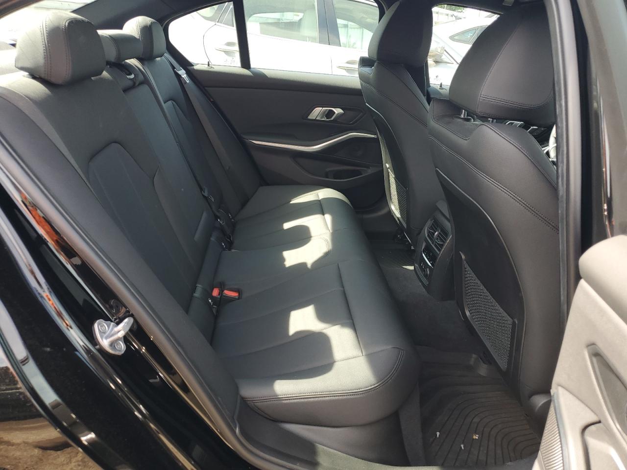 3MW5R7J53K8B00551 2019 BMW 330Xi