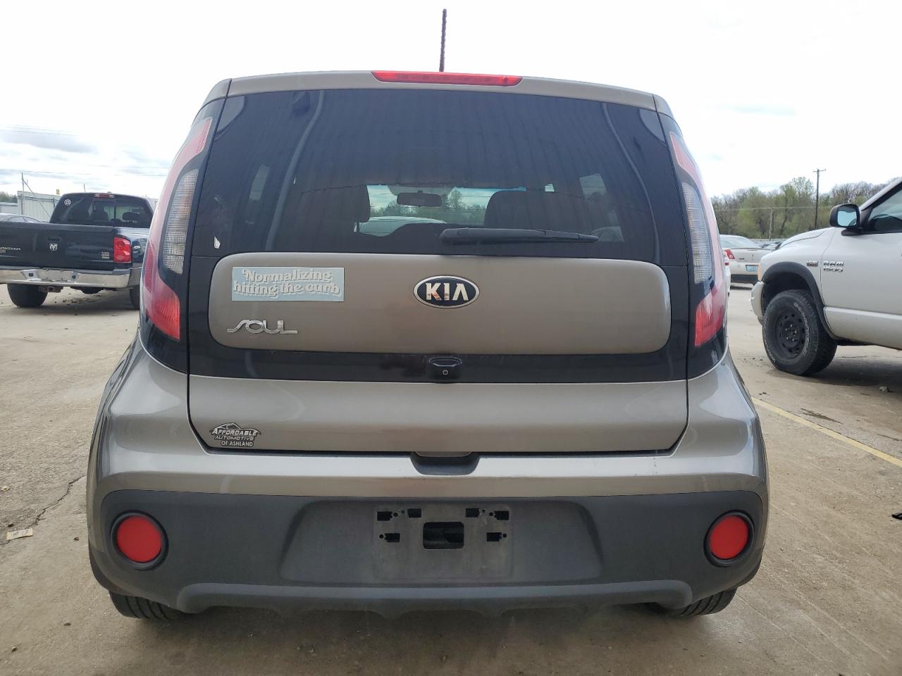 KNDJN2A22H7422470 2017 Kia Soul