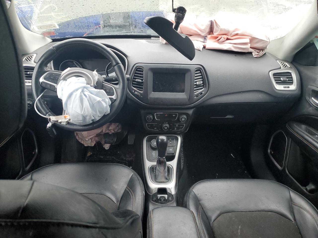 3C4NJDBB8JT142593 2018 Jeep Compass Latitude