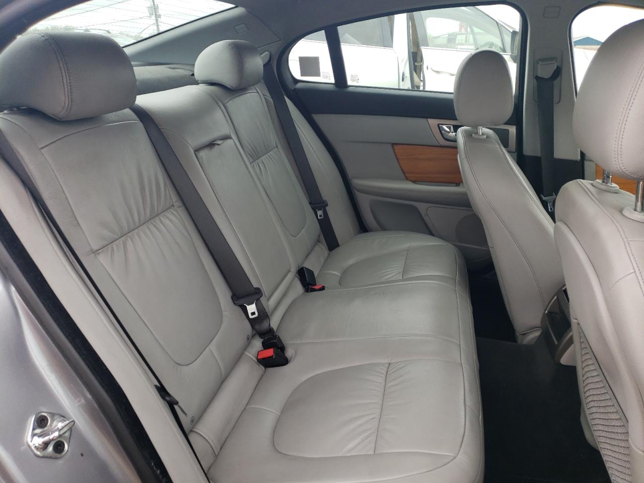 SAJWA05B49HR43283 2009 Jaguar Xf Luxury