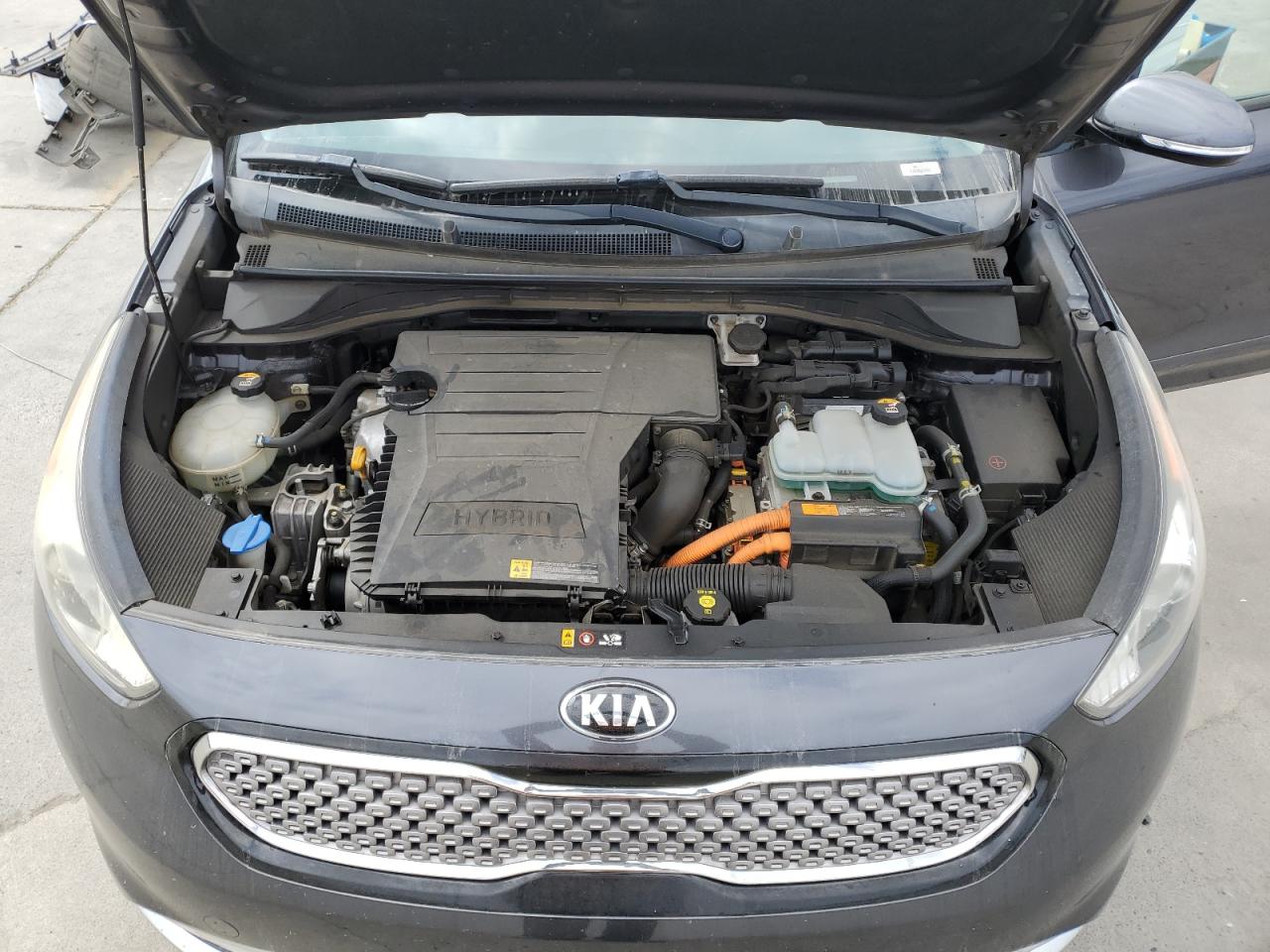 KNDCC3LC1J5133978 2018 Kia Niro Ex