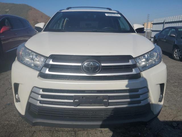 VIN 5TDJZRFH3KS949814 2019 Toyota Highlander, SE no.5