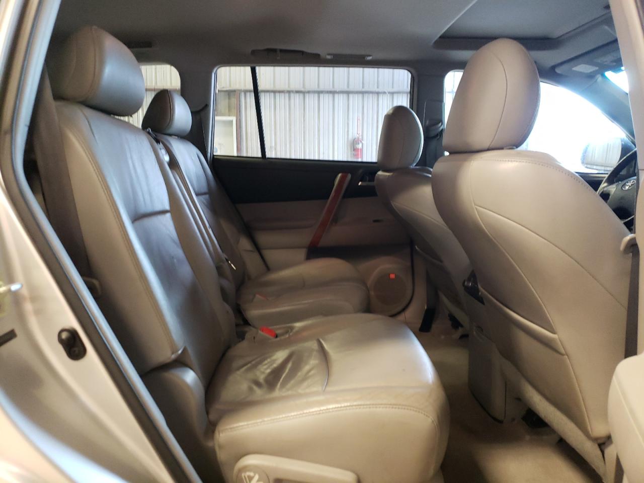 5TDYK3EH2AS013537 2010 Toyota Highlander Limited