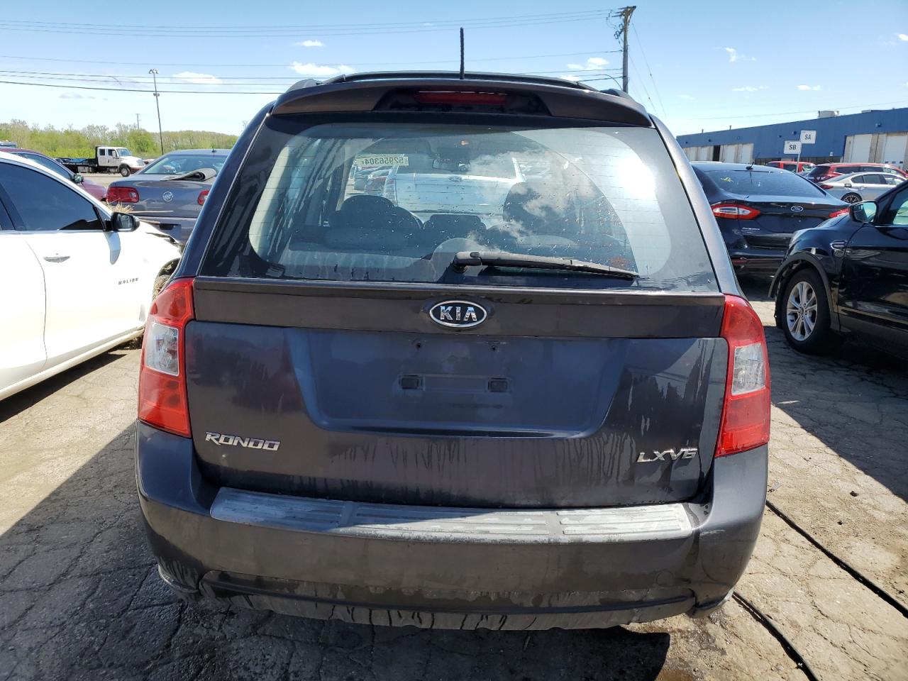 KNAFG526587207214 2008 Kia Rondo Lx