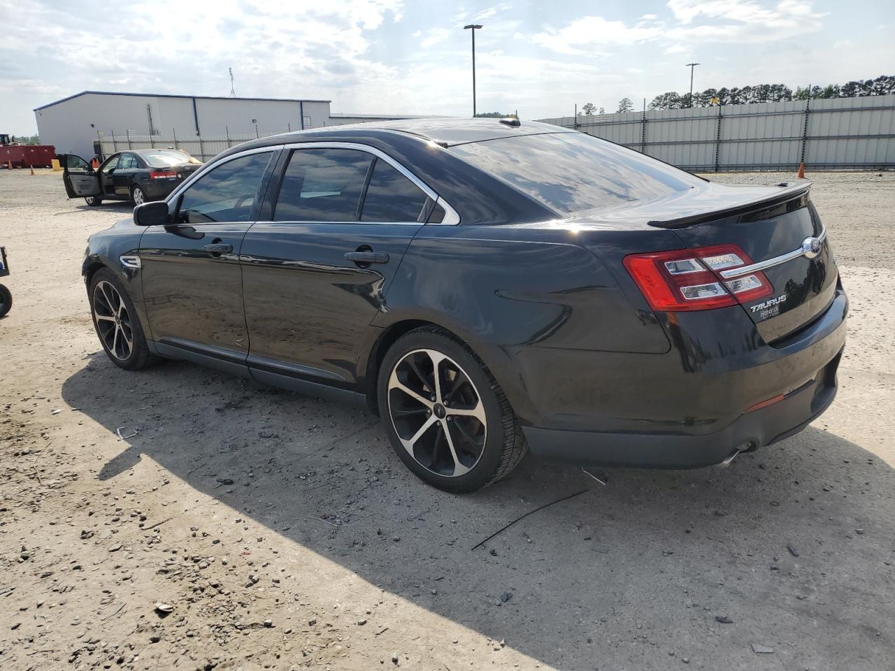 1FAHP2F9XFG181095 2015 Ford Taurus Limited