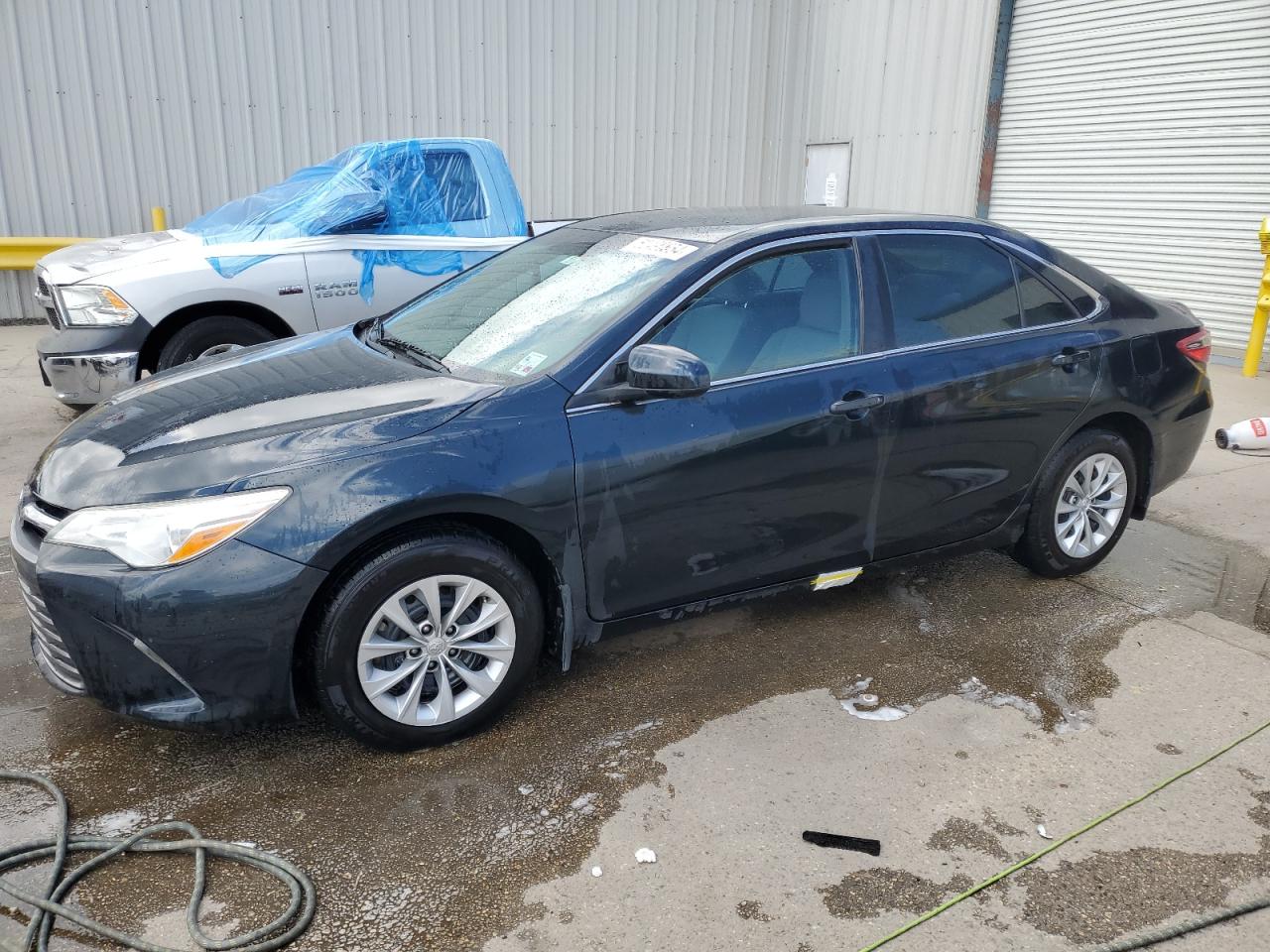 4T4BF1FKXGR523858 2016 Toyota Camry Le