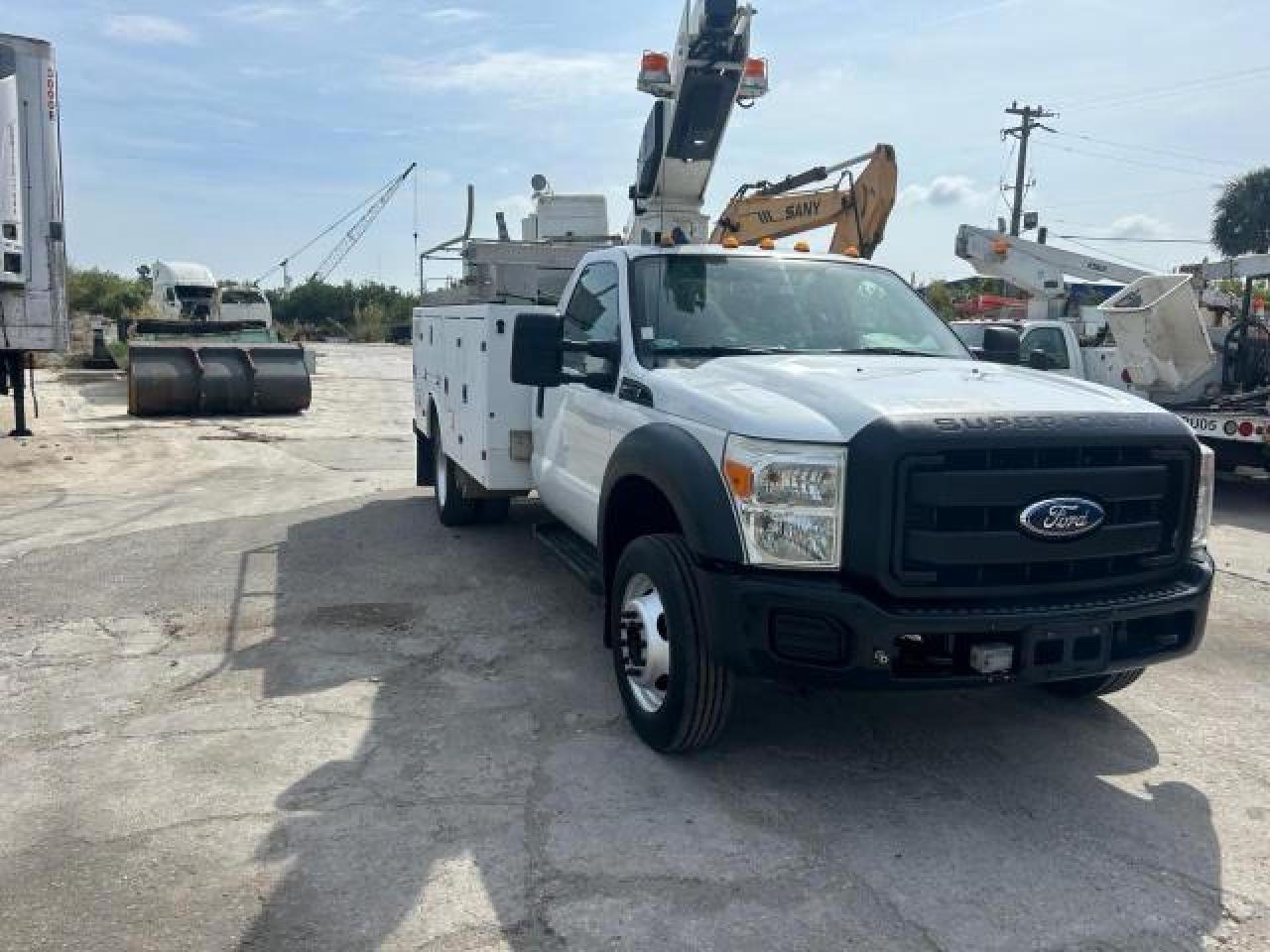 2013 Ford F450 Super Duty vin: 1FDUF4GY7DEA69808