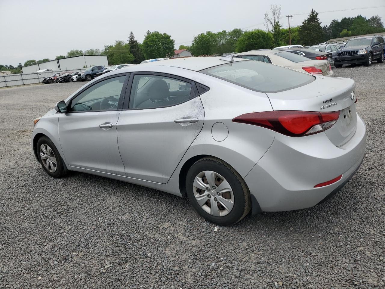 KMHDH4AE1GU588663 2016 Hyundai Elantra Se