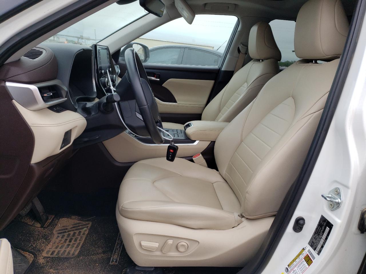 5TDGZRBHXMS117468 2021 Toyota Highlander Xle