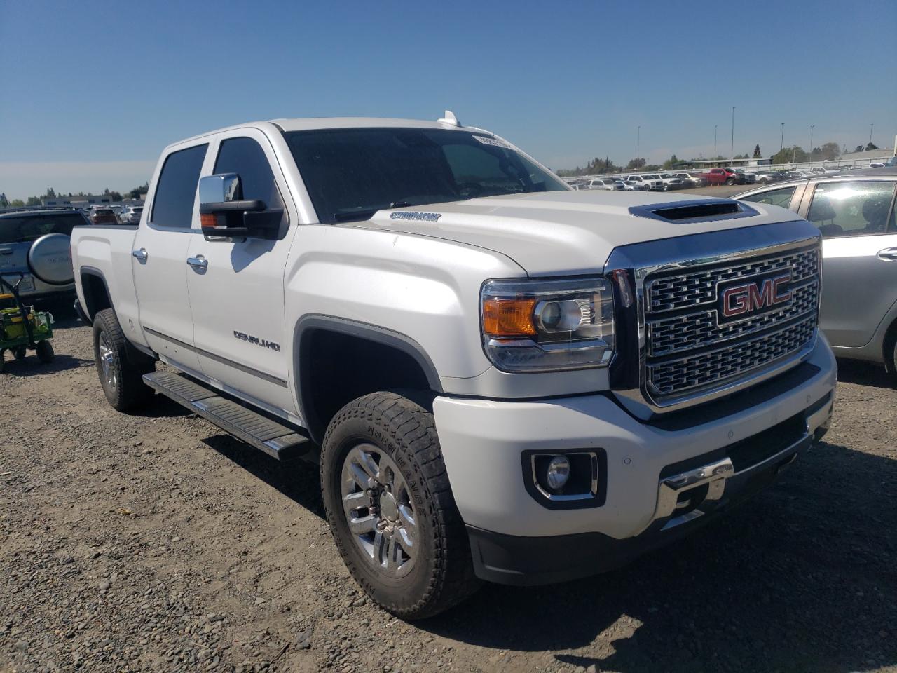 2018 GMC Sierra K2500 Denali vin: 1GT12UEY5JF195113