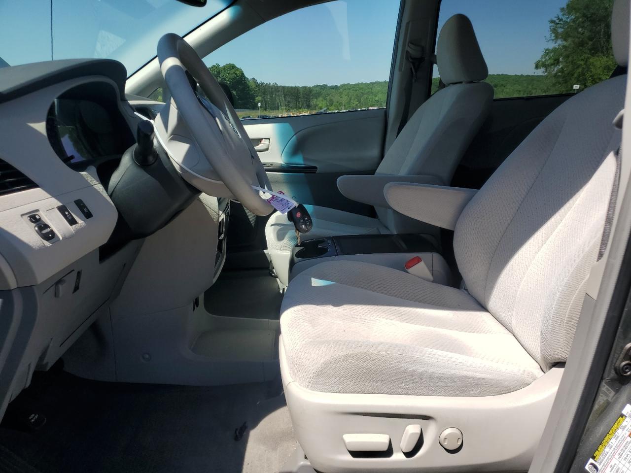 5TDKK3DC1CS247439 2012 Toyota Sienna Le