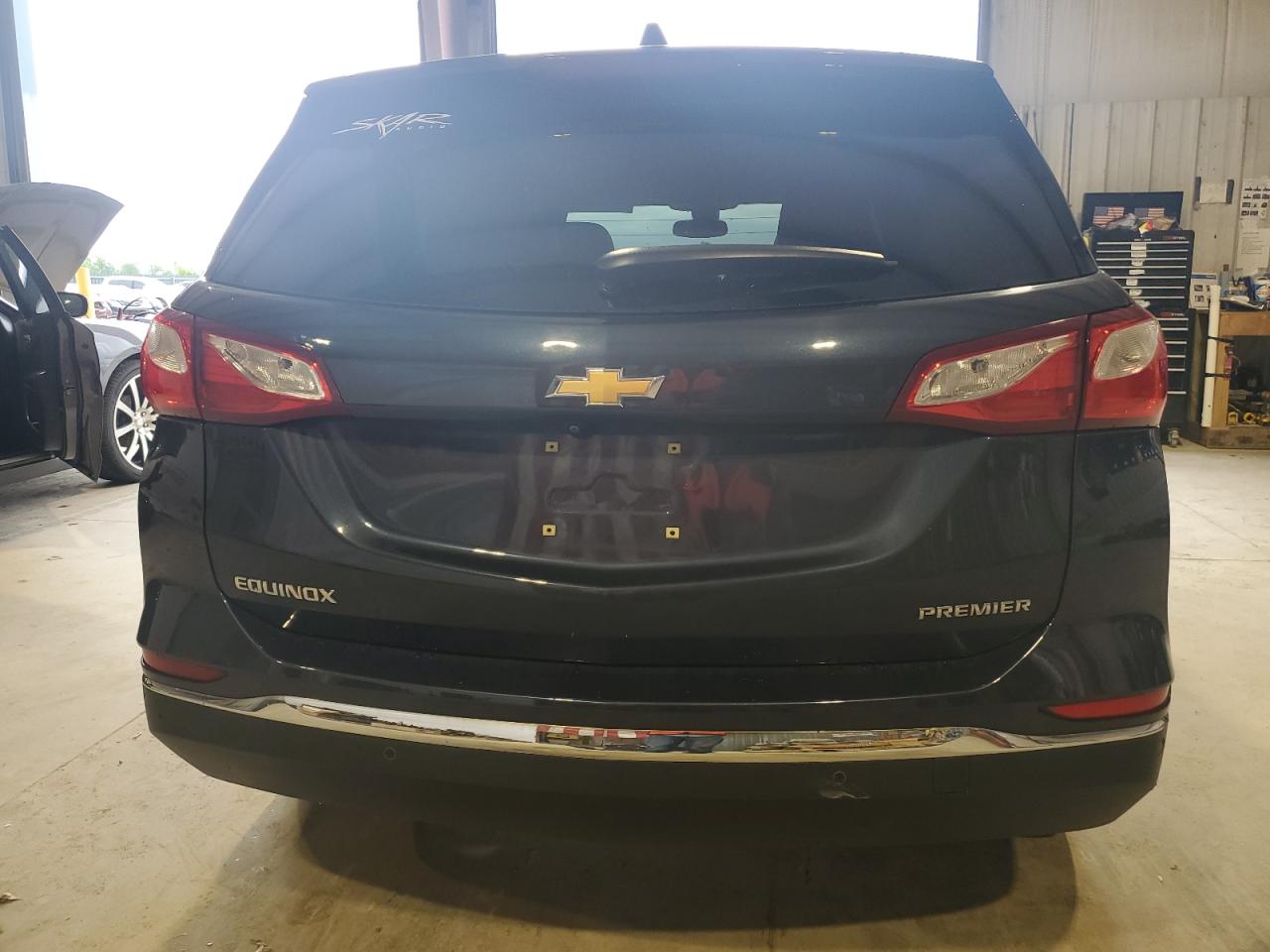 3GNAXNEV7KL268493 2019 Chevrolet Equinox Premier