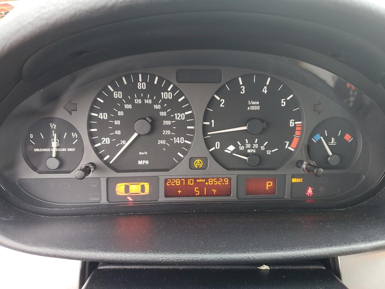 WBAEV33422KL69020 2002 BMW 325 I