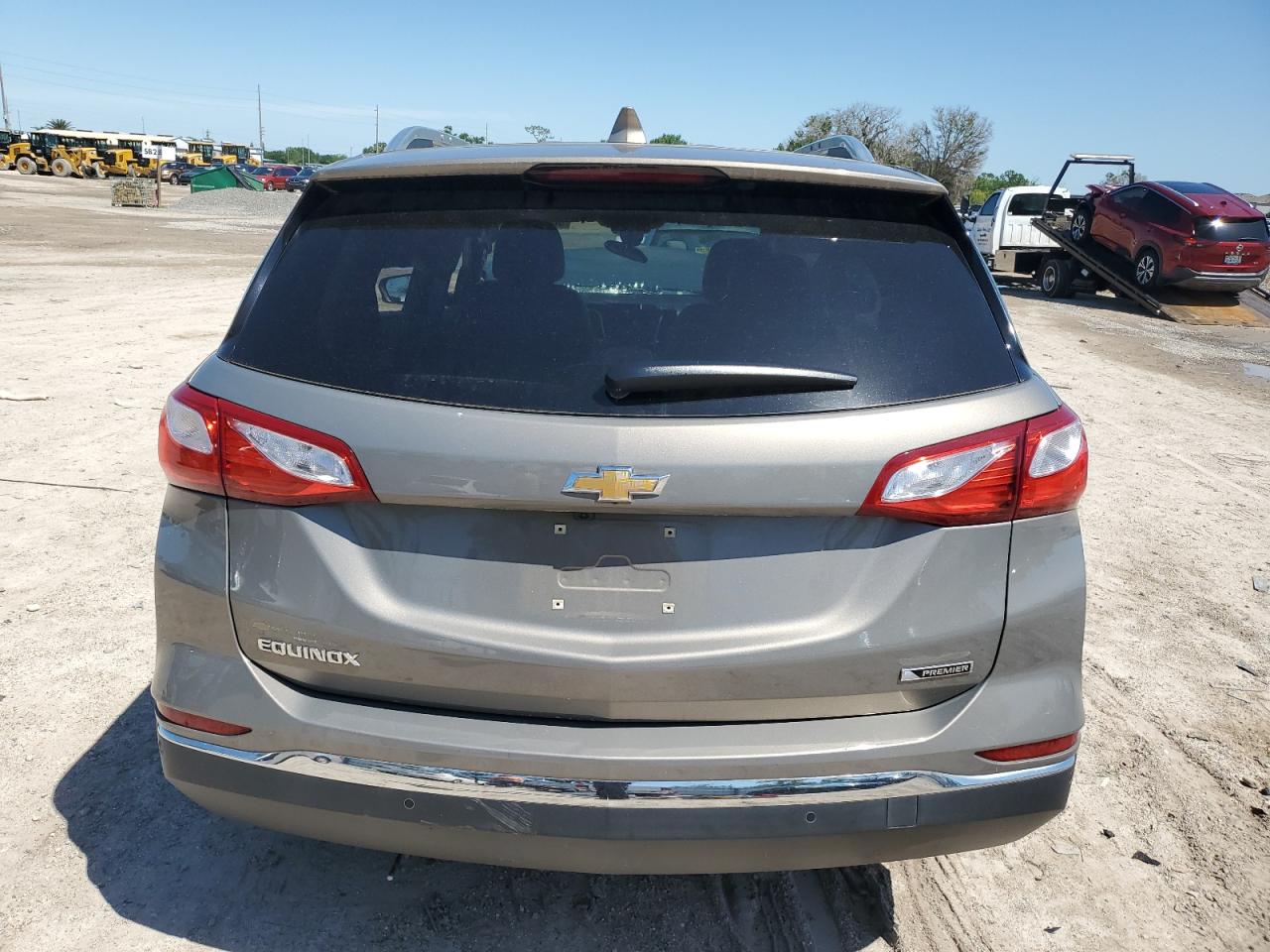 3GNAXMEV1JS600264 2018 Chevrolet Equinox Premier