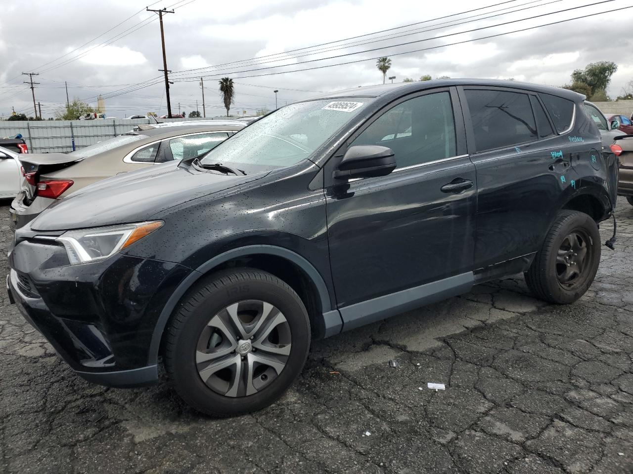 2018 Toyota Rav4 Le vin: 2T3ZFREV0JW484148