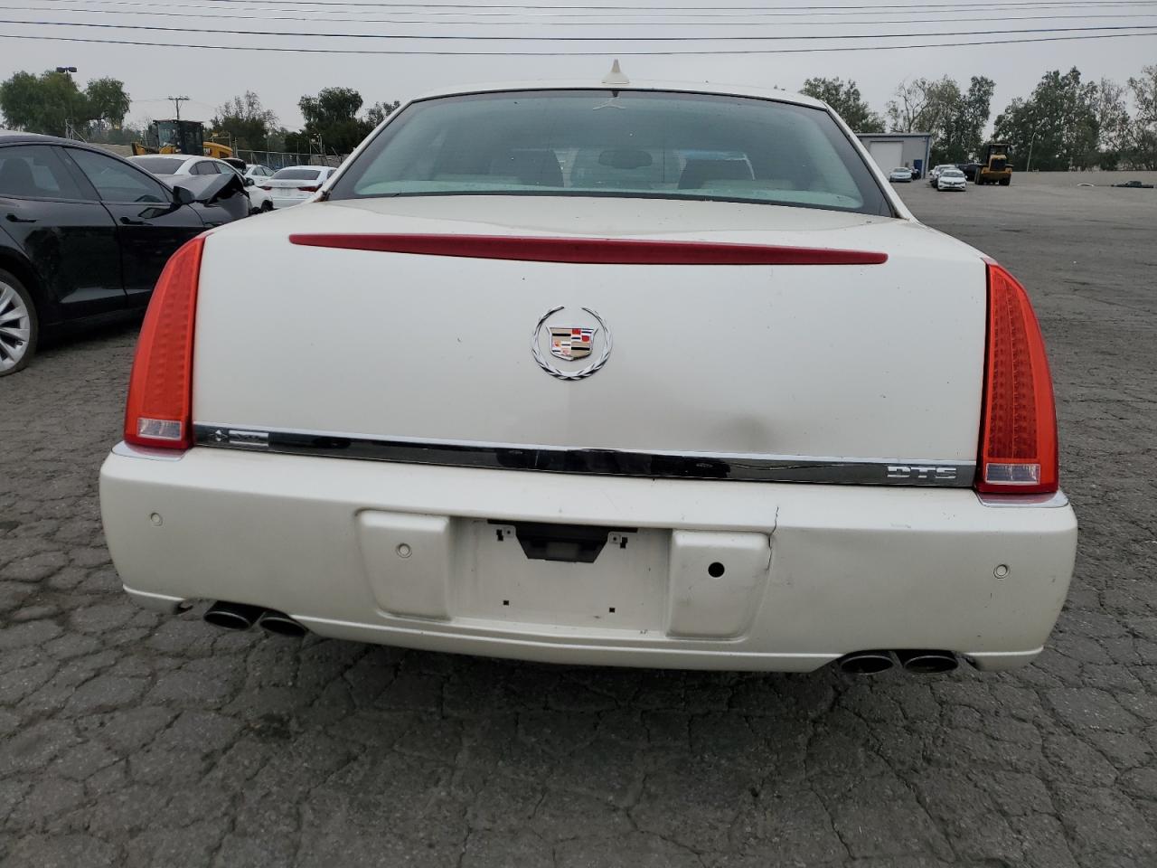 1G6KD5E69BU135645 2011 Cadillac Dts Luxury Collection