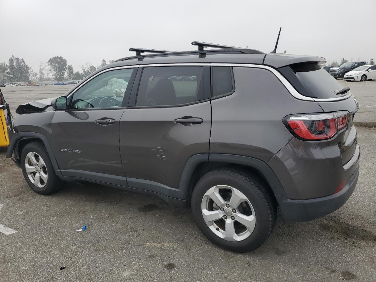 3C4NJCBB6JT124555 2018 Jeep Compass Latitude