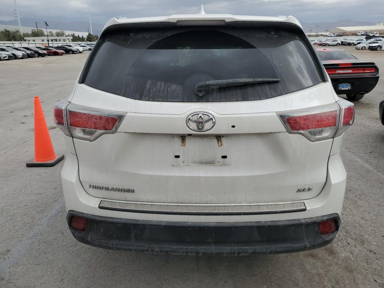 5TDKKRFH9GS151205 2016 Toyota Highlander Xle